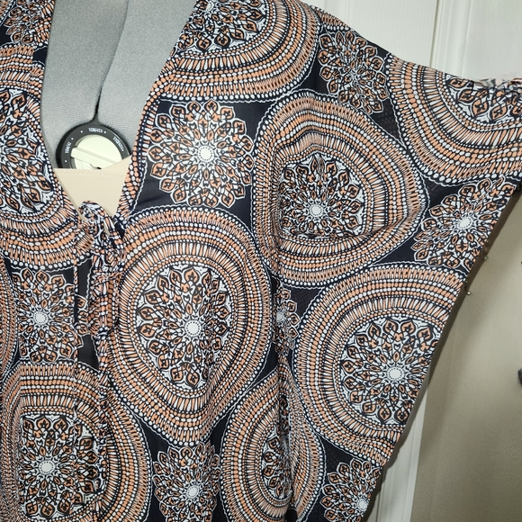 Banana Republic tunic top with flared sleeves and tie waist size small - Picture 6 of 9